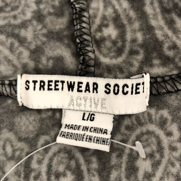 Patterned Stretchy Pullover Sweatshirt - Picture 7 of 8